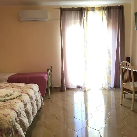 לינה וארוחת בוקר Casa Cannatello *